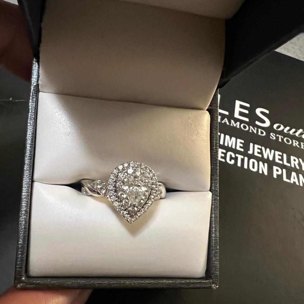 Zales White  14k White Gold Diamond Teardrop Ring